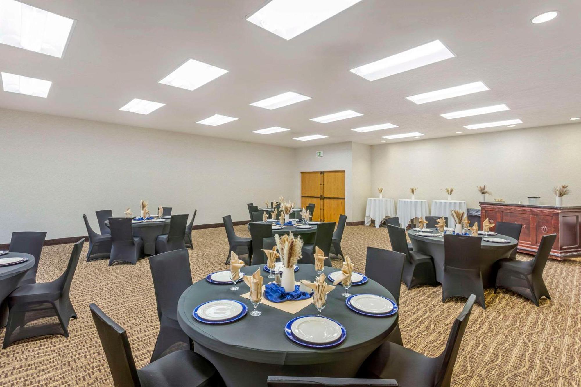 Comfort Suites Ogden Conference Center Buitenkant foto