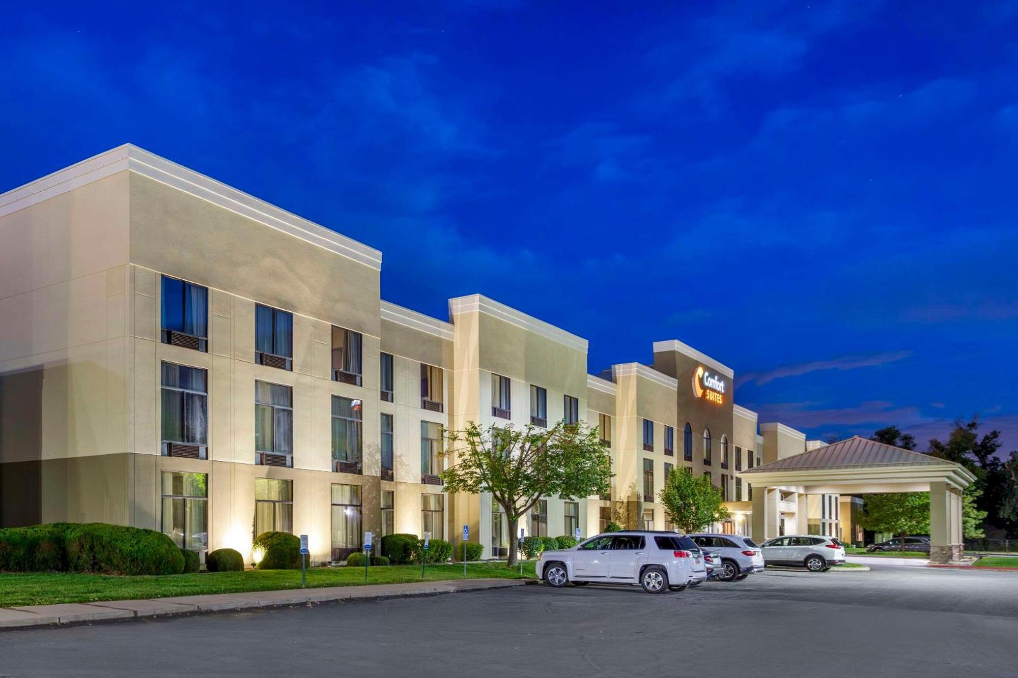 Comfort Suites Ogden Conference Center Buitenkant foto