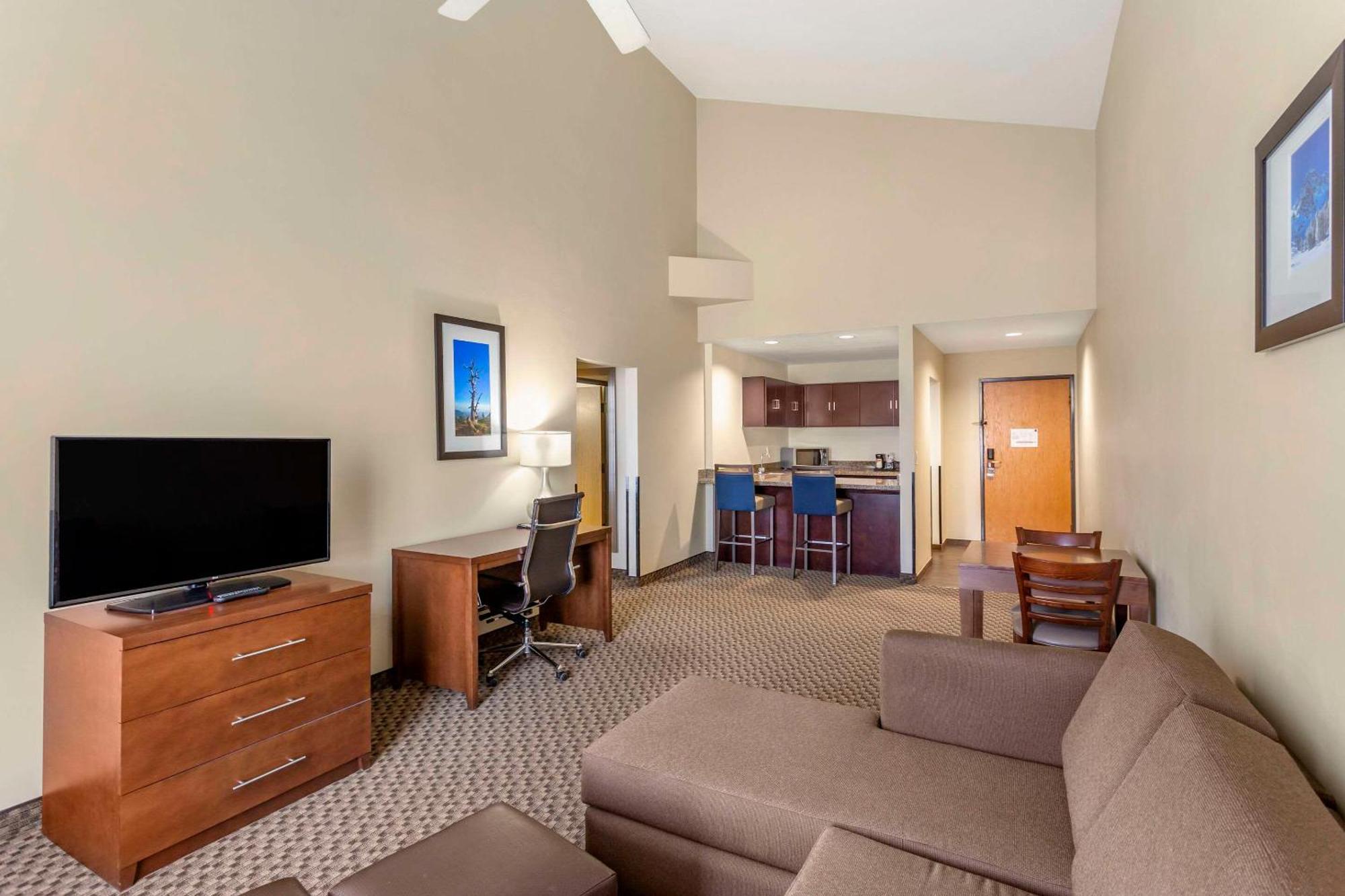 Comfort Suites Ogden Conference Center Buitenkant foto